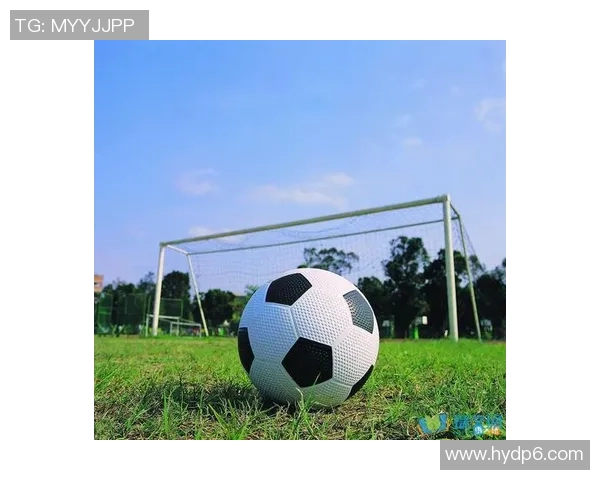 从瘦小少年到绿茵巨星讲述足球球星逆袭成长励志故事