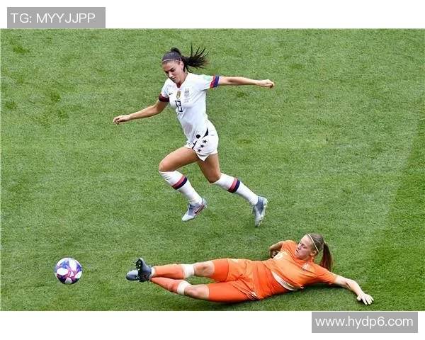 女足球星账号走红社交平台展现赛场风采与幕后故事